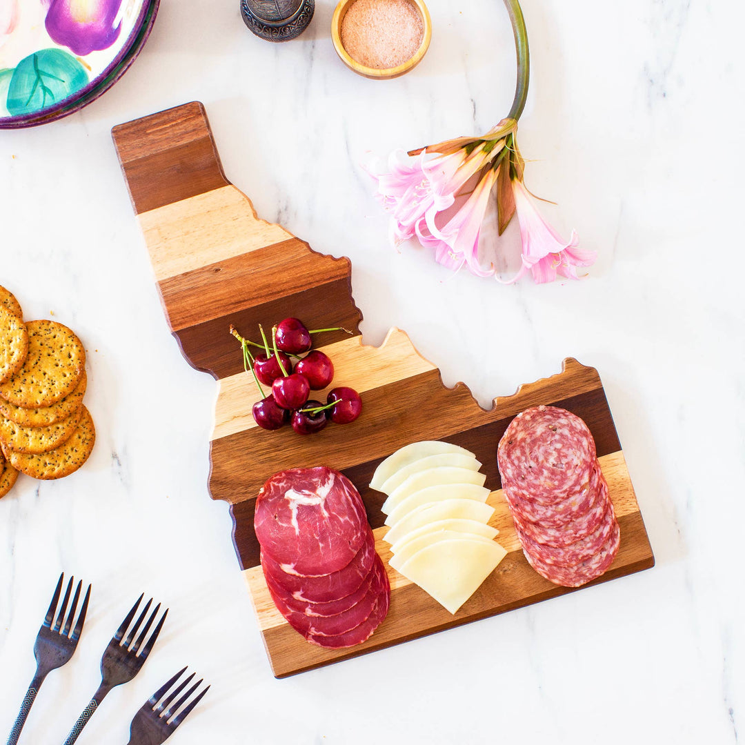 Rock & Branch Shiplap Series Idaho Serving Board