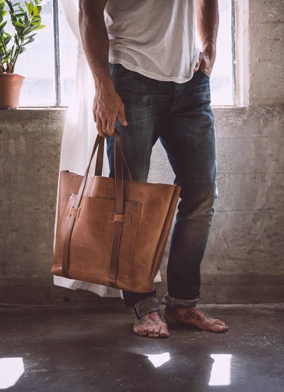 Leather Medium Tote Bag for Women: Tan