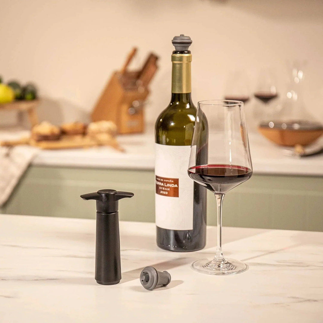 Original Wine Saver Black with 1 stopper