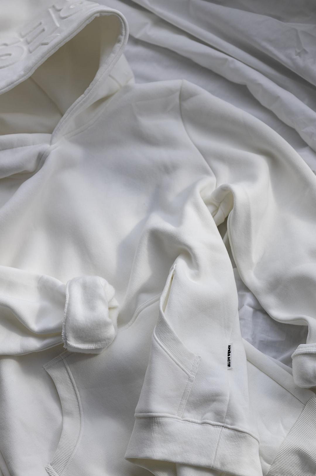 Embossed Hoodie — White: S