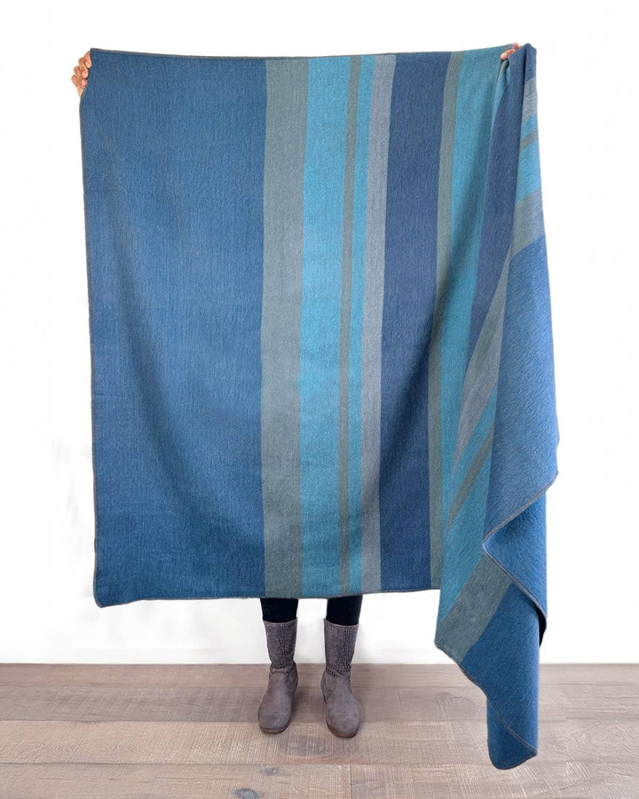 Alpaca Throw Blanket - Tide Water