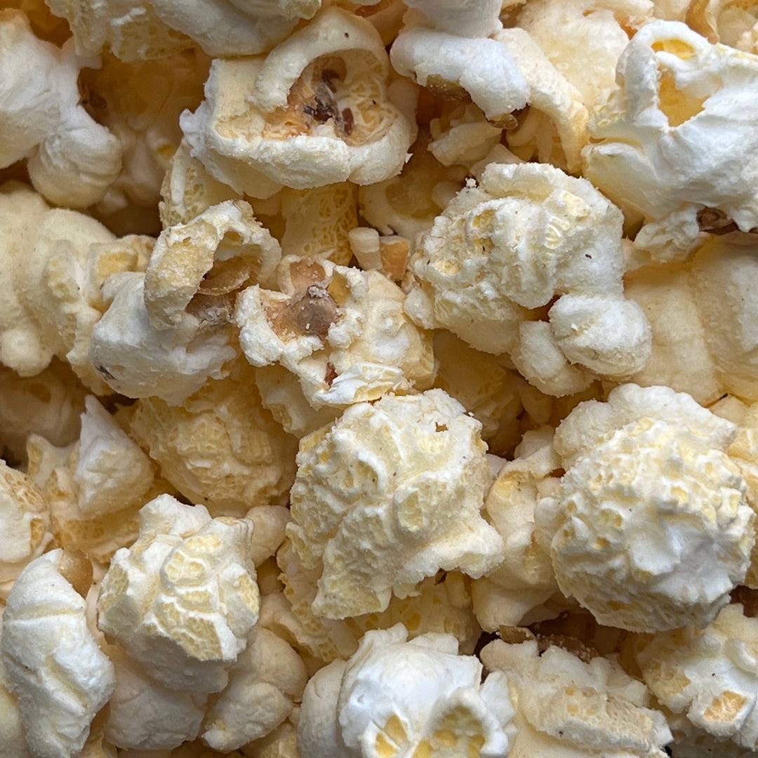 Cheddar w/ Cracked Pepper Artisan Popcorn