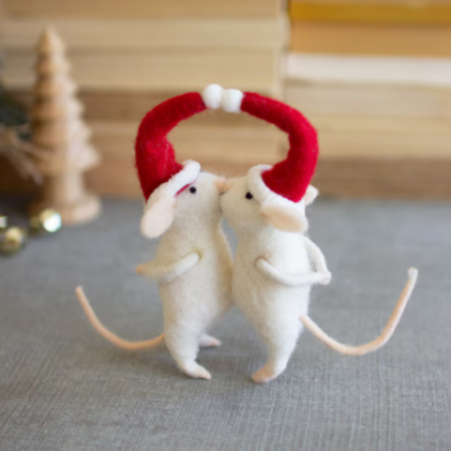 Kissing Felt Christmas Mice