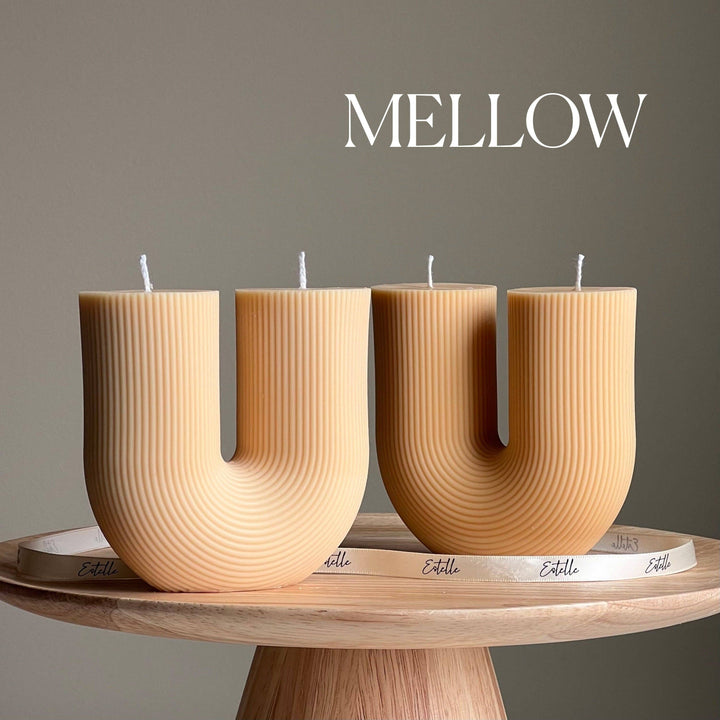 Large Ribbed U Shaped Candle: Cream