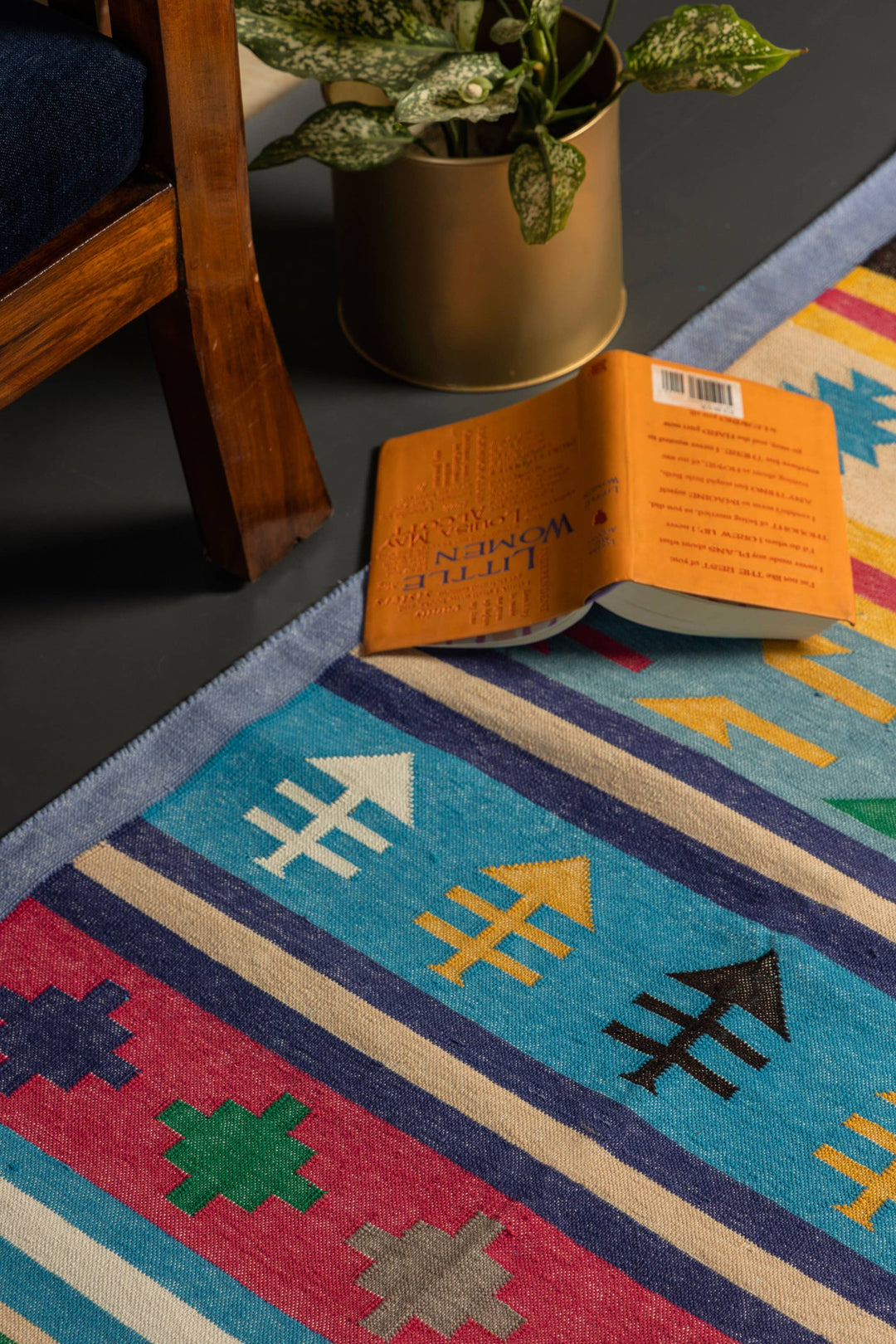 Kina Flat Weave Runner Rug - 2.5' W x 9' L